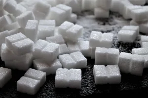 Bagaimana Pengaruh Gula Tambahan dalam Makanan terhadap Penderita Diabetes?